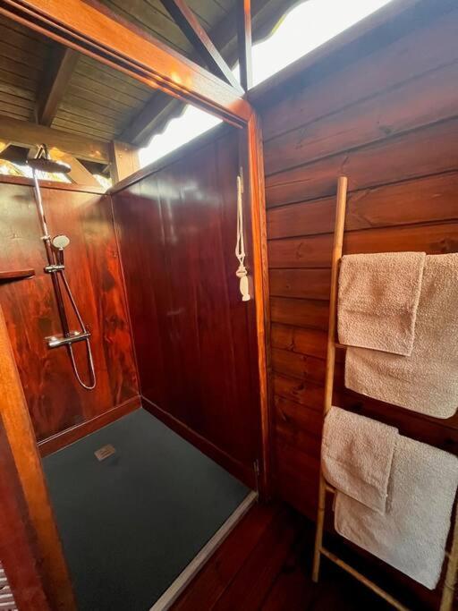 Bungalow Avec Jacuzzi Privatif Villa Sainte-Rose Exterior photo